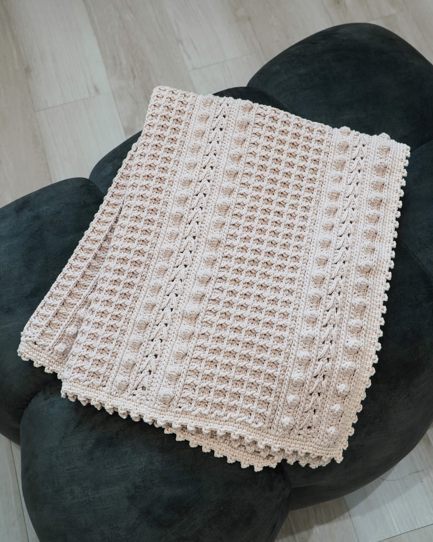 Easy crochet modern blanket pattern + Video tutorial
