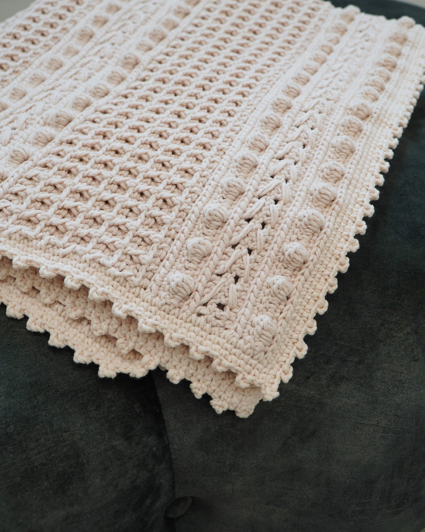 Easy crochet modern blanket pattern + Video tutorial