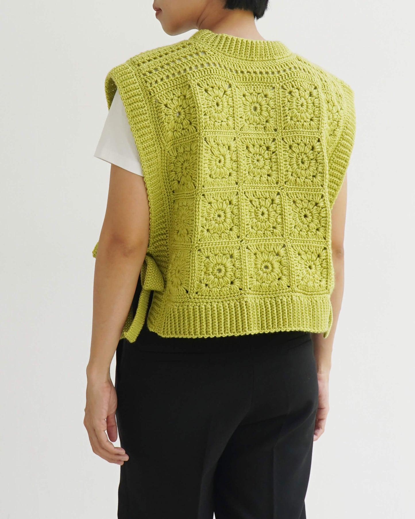 Vest No.65 | Easy crochet side tie vest pattern