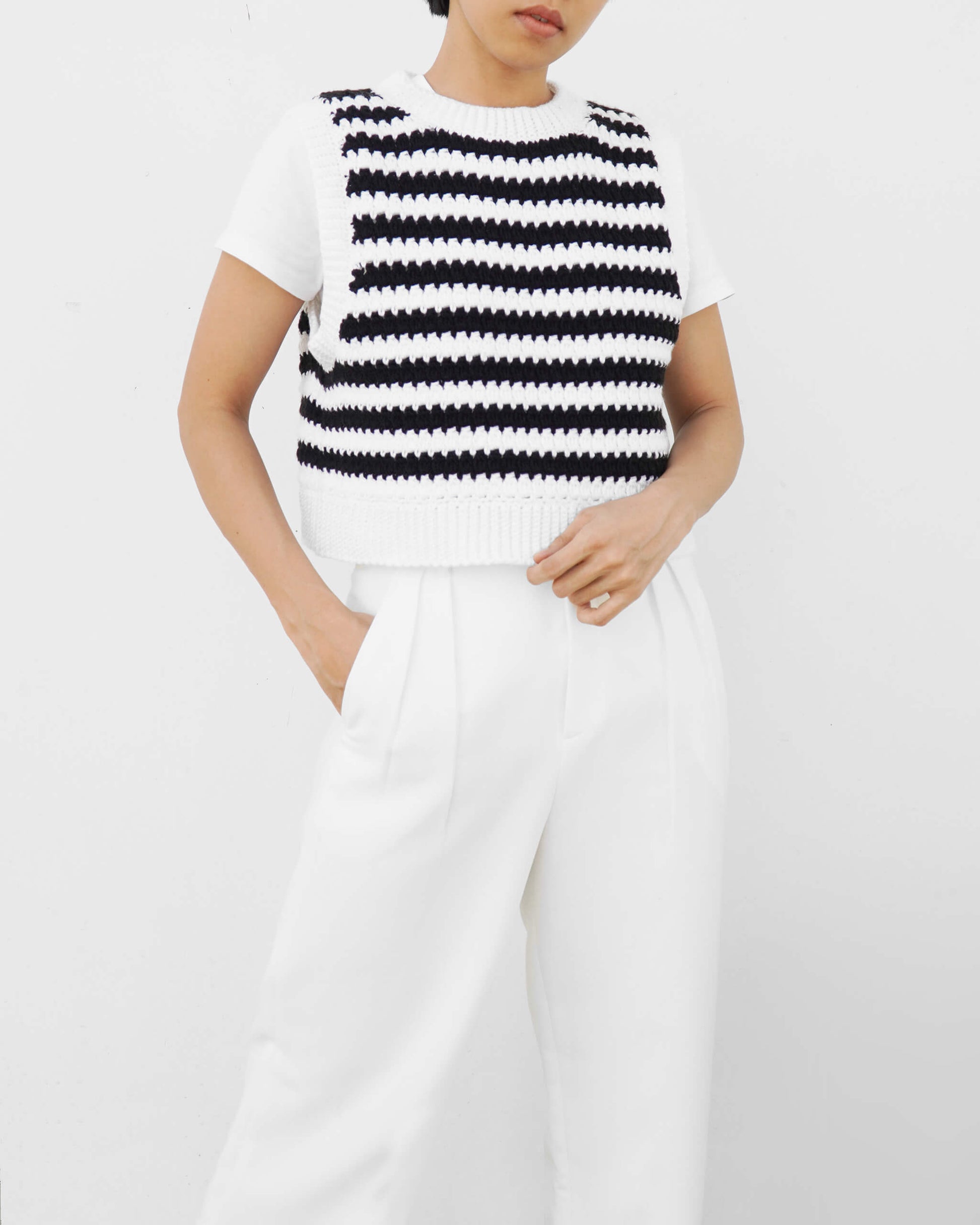 Vest No.29 | Easy crochet granny vest pattern