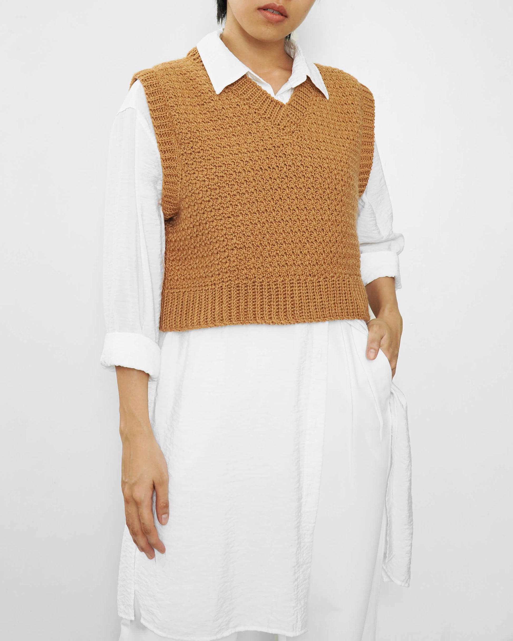 Easy crochet V-neck vest pattern