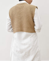Vest No.16 | Easy crochet pattern – Daisy & Peace